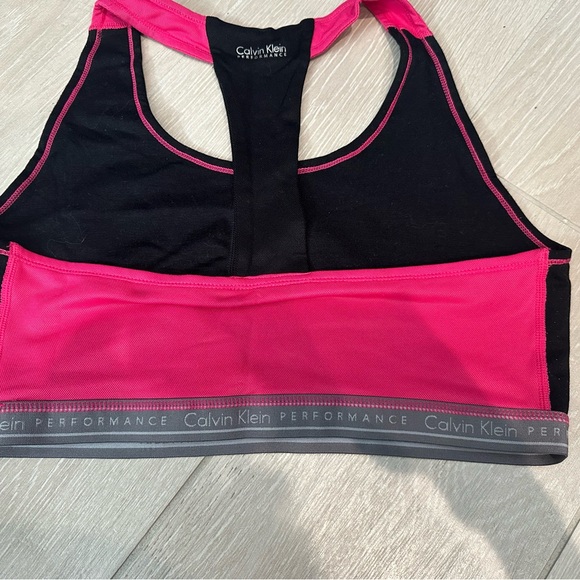 Calvin Klein sports top - Picture 4 of 4